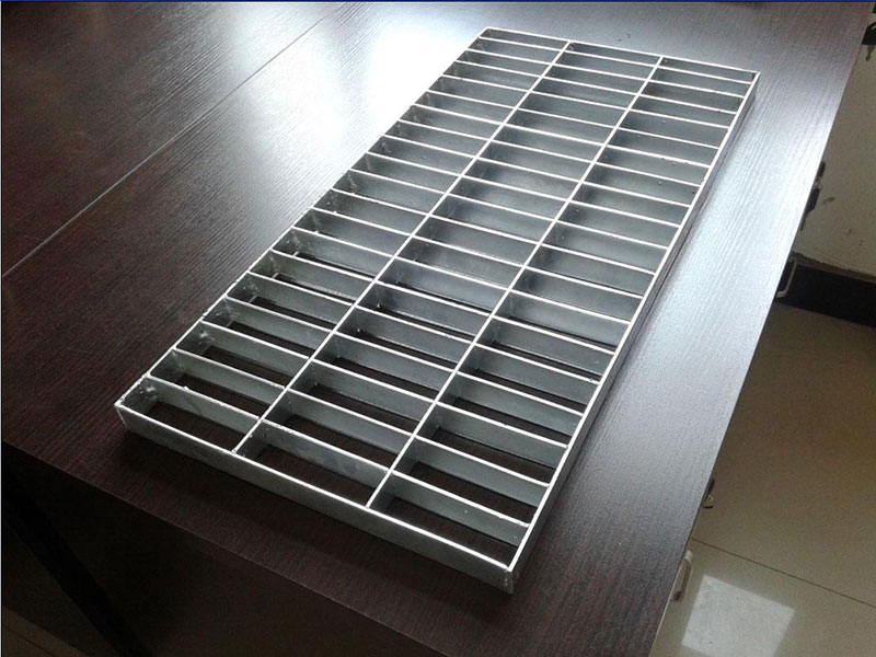 鋼格板產(chǎn)品成為了城市建設(shè)在飛速的發(fā)展的見證者