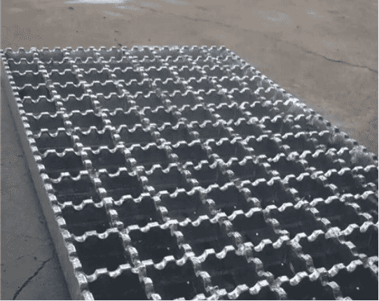 中石化油廠專用齒形鋼格柵板平臺廠家價格優(yōu)惠??！